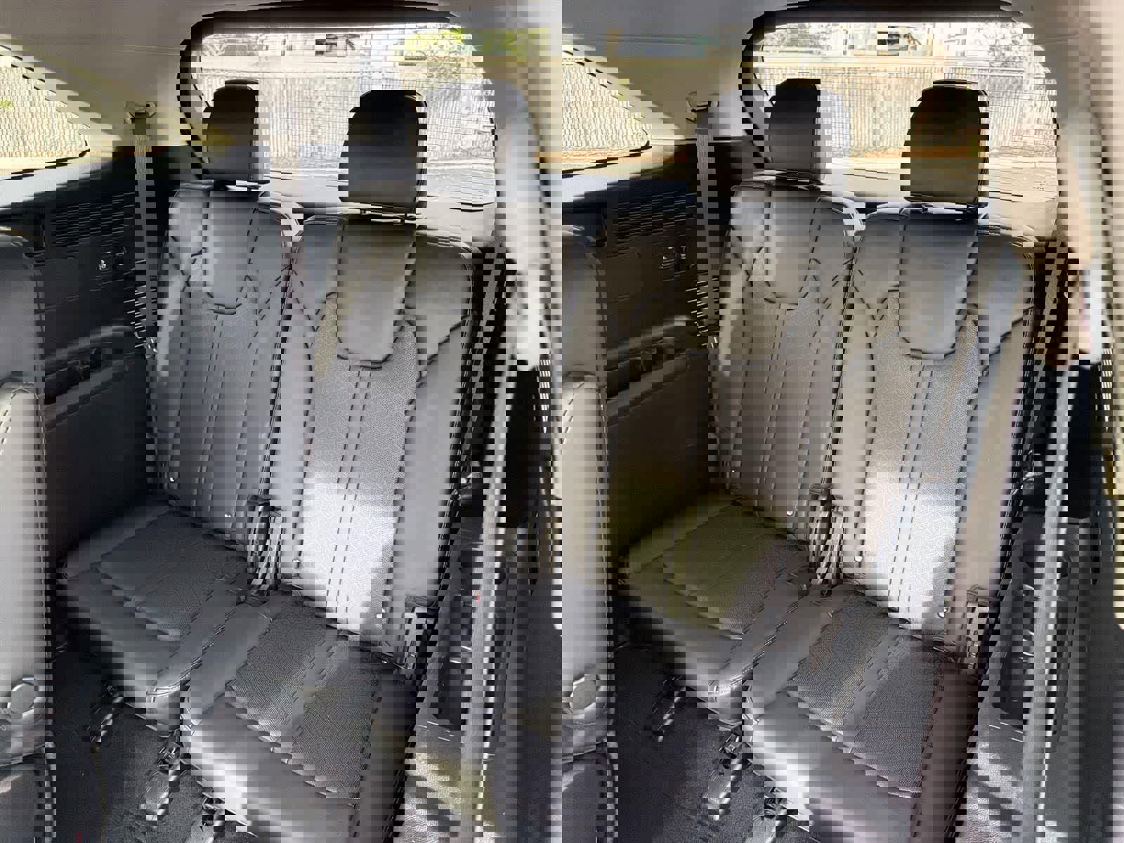 Used 2023 Kia Sorento EX image 31