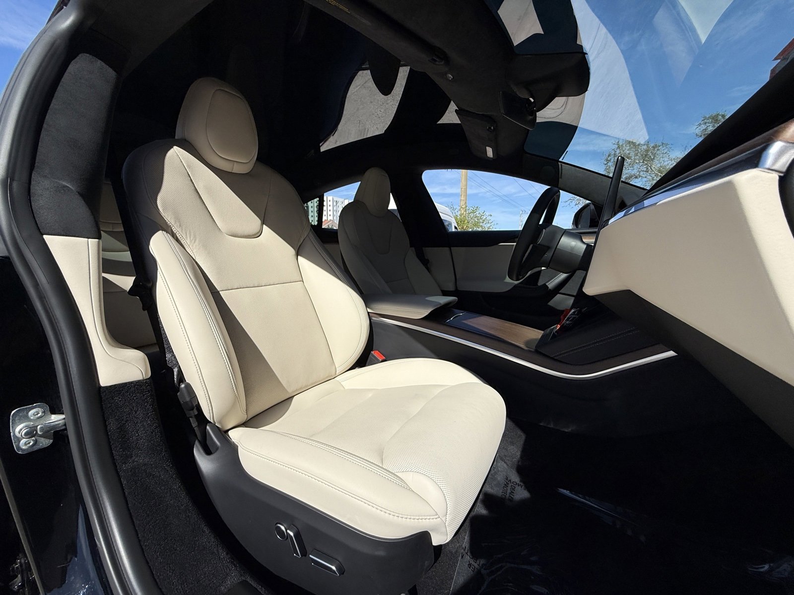 Used 2023 Tesla Model S Standard Range image 13