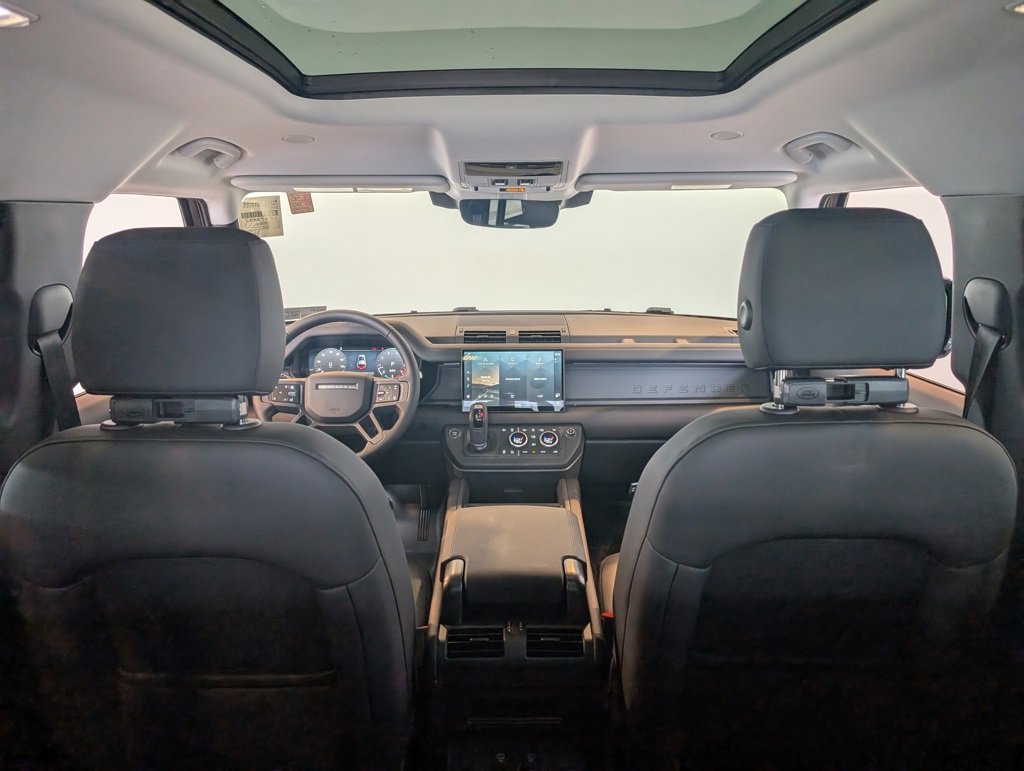 New 2025 Land Rover Defender 110 S image 30