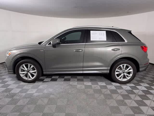 Used 2024 Audi Q3 2.0T Premium AWD/4WD image 3