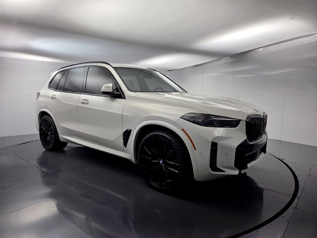 Certified 2024 BMW X5 xDrive40i w/ M Sport Package AWD/4WD image 2
