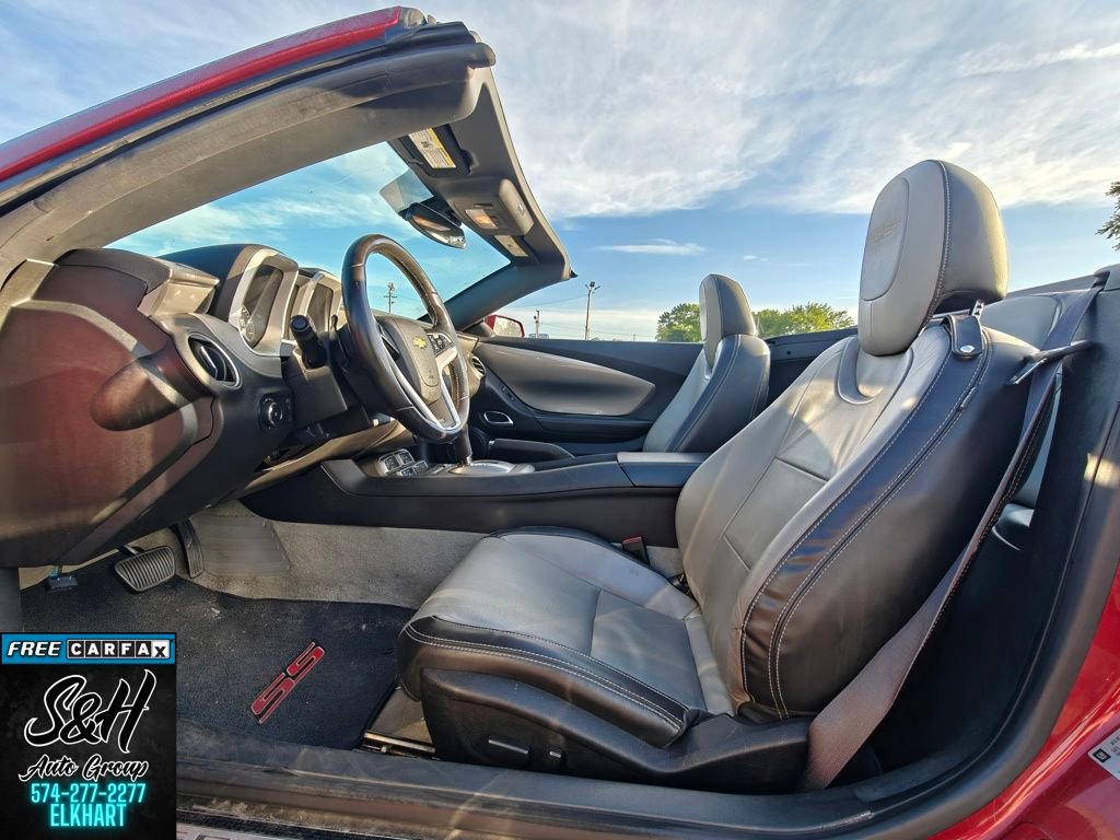 Used 2015 Chevrolet Camaro SS w/ RS Package RWD image 20