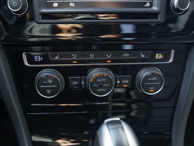 Used 2017 Volkswagen Golf R 4-Door image 25