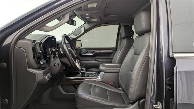 Used 2022 GMC Sierra 1500 SLT w/ SLT Premium Plus Package AWD/4WD image 14