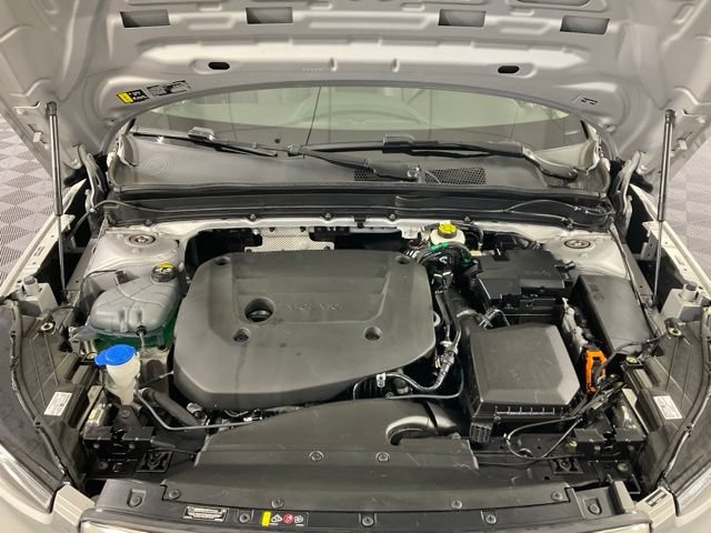Certified 2025 Volvo XC40 B5 Core AWD/4WD image 35