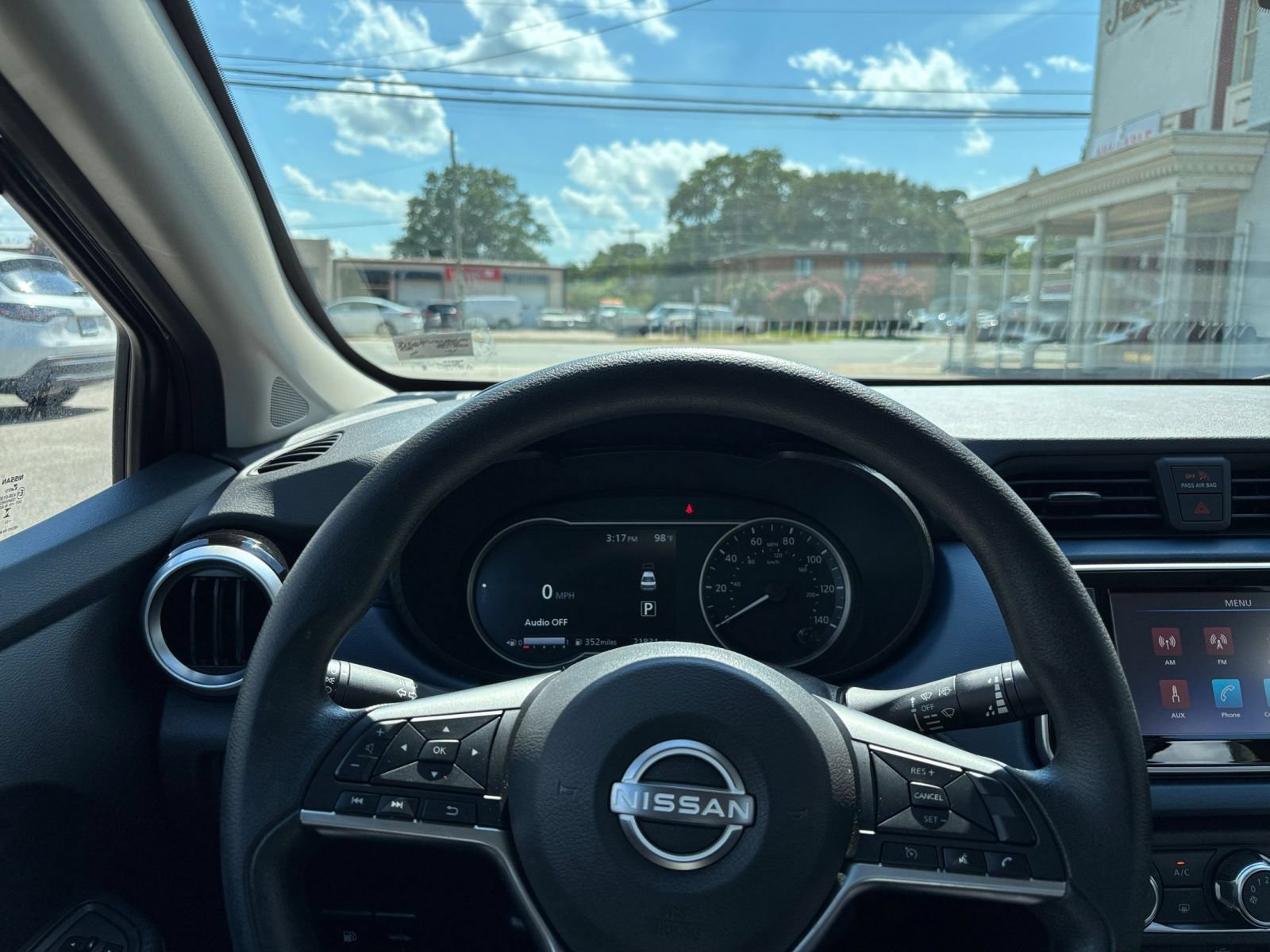 Used 2025 Nissan Versa SV FWD image 32