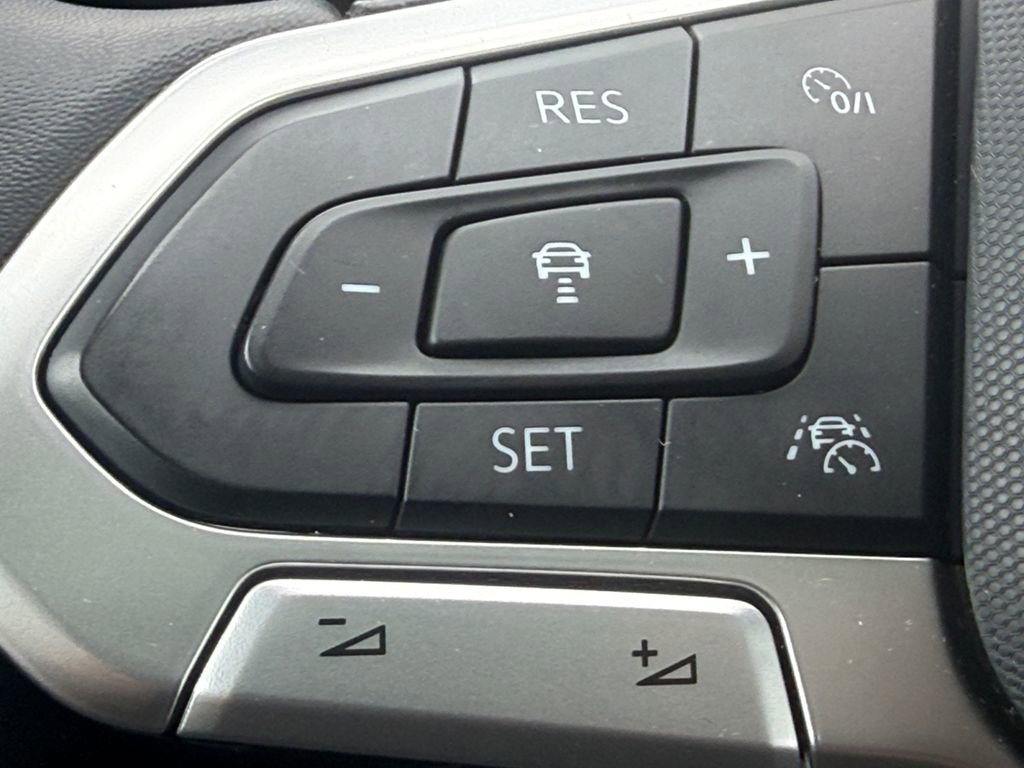 Used 2022 Volkswagen Tiguan SE w/ Panoramic Sunroof Package AWD/4WD image 20