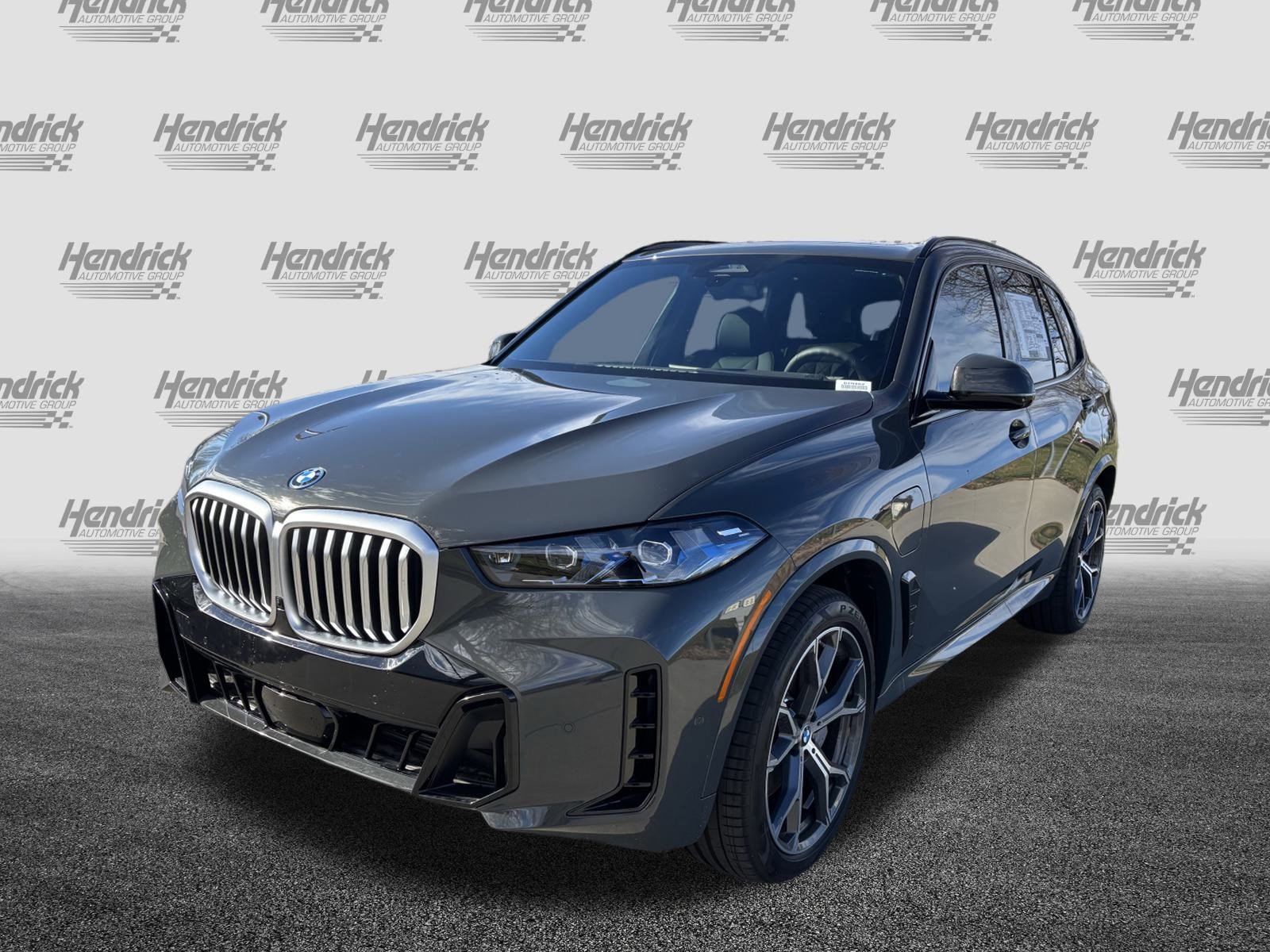 Used 2026 BMW X5 xDrive50e w/ M Sport Package image 6