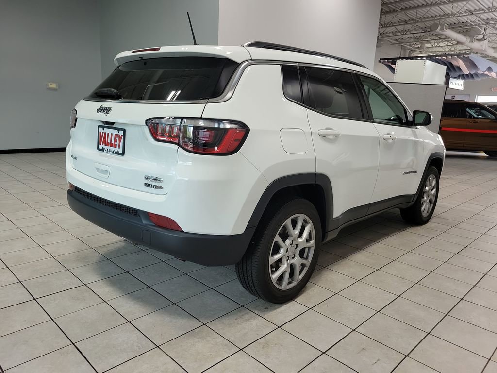 Used 2022 Jeep Compass Latitude AWD/4WD image 10
