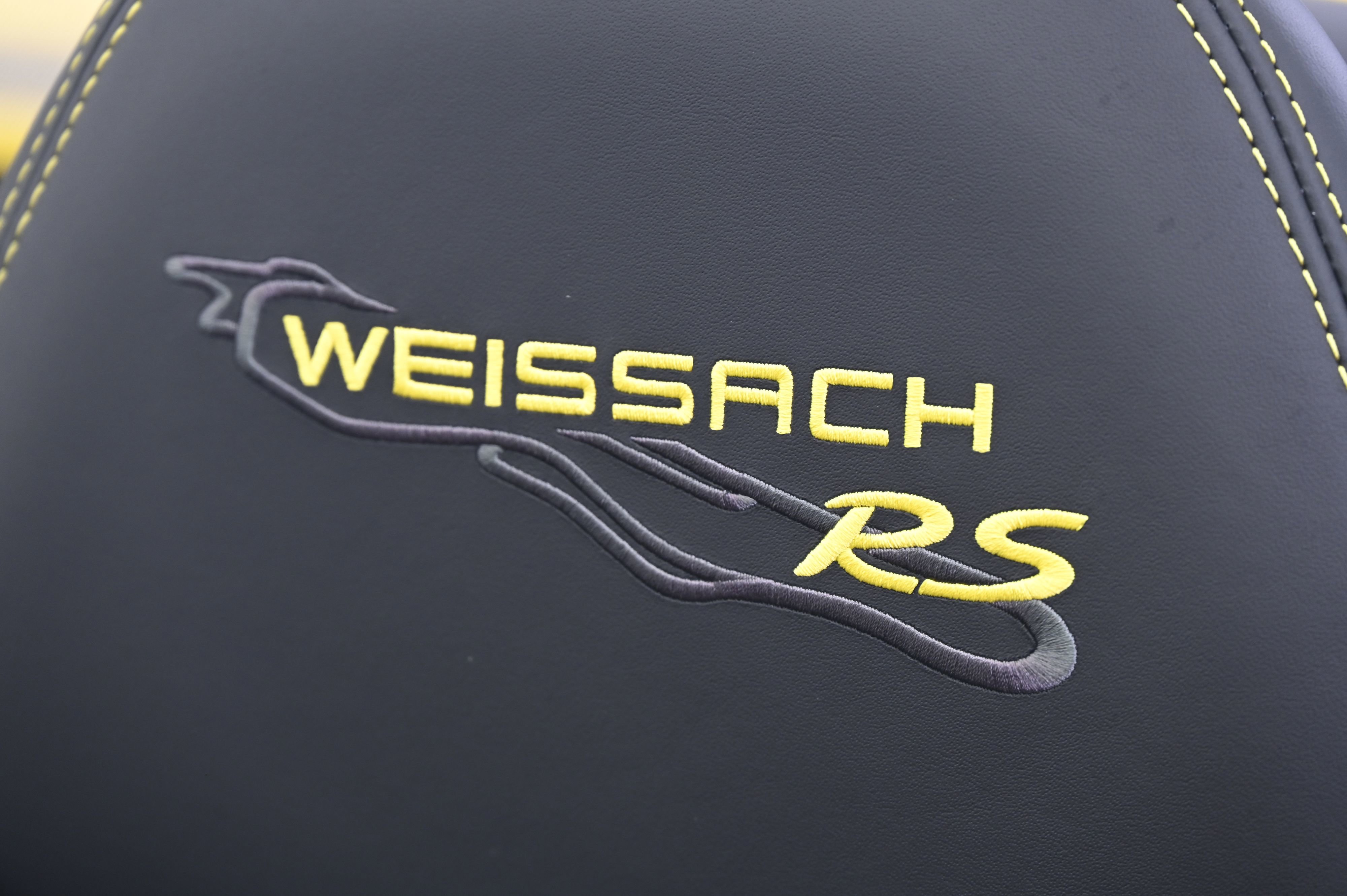 Certified 2025 Porsche 718 Boxster Spyder RS RWD image 31