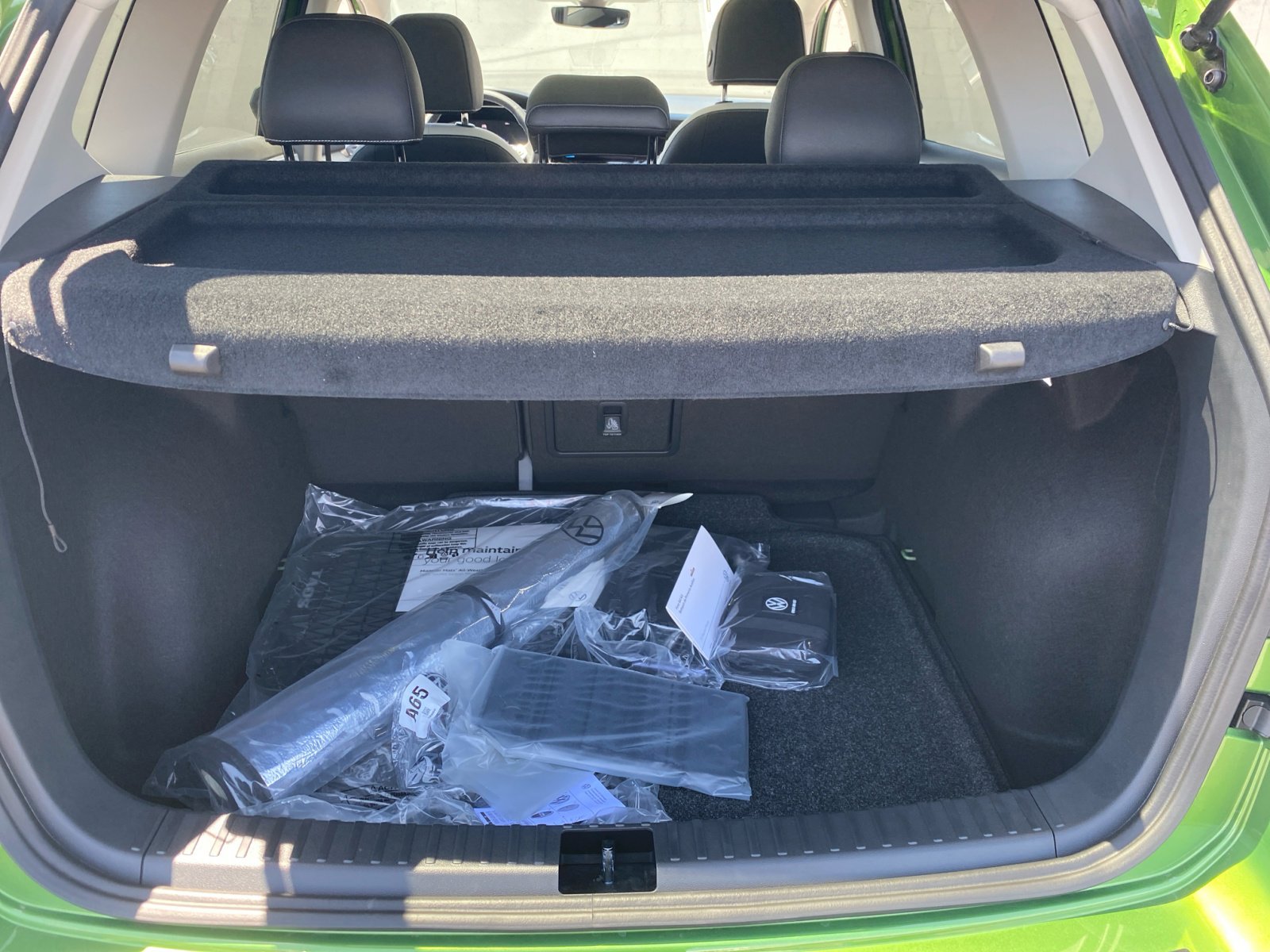 New 2025 Volkswagen Taos SE image 32