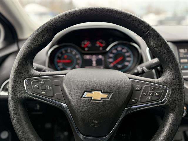 Used 2017 Chevrolet Cruze LT w/ Convenience Package image 16