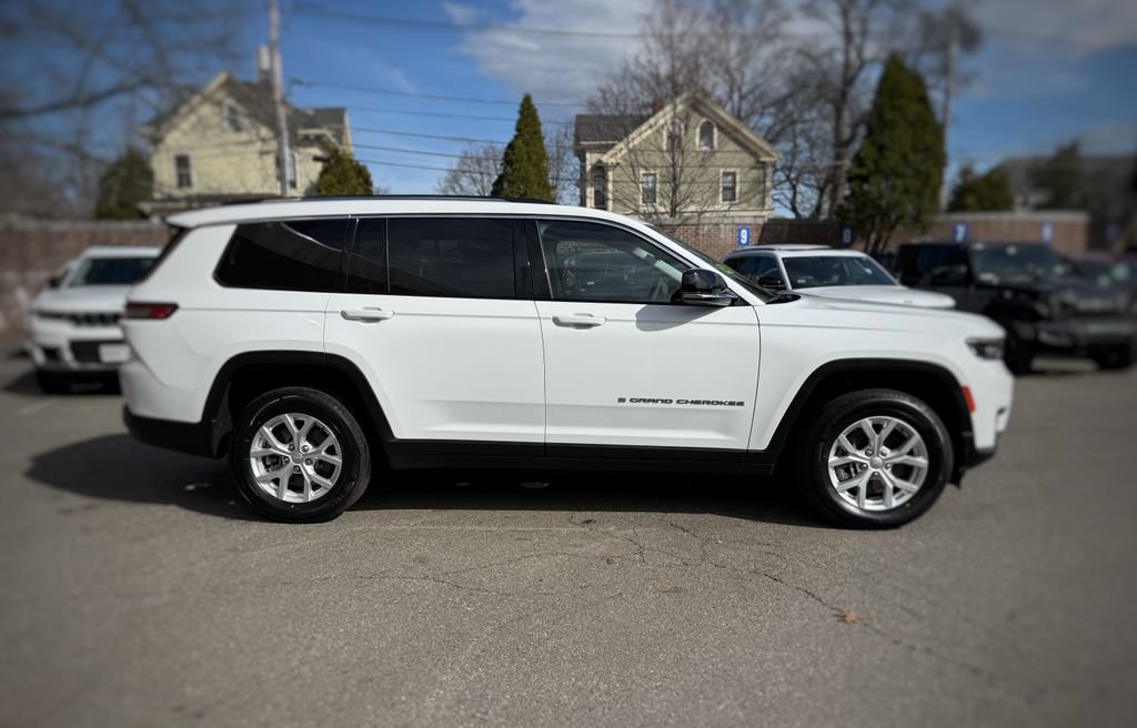 Used 2023 Jeep Grand Cherokee L Limited AWD/4WD image 4