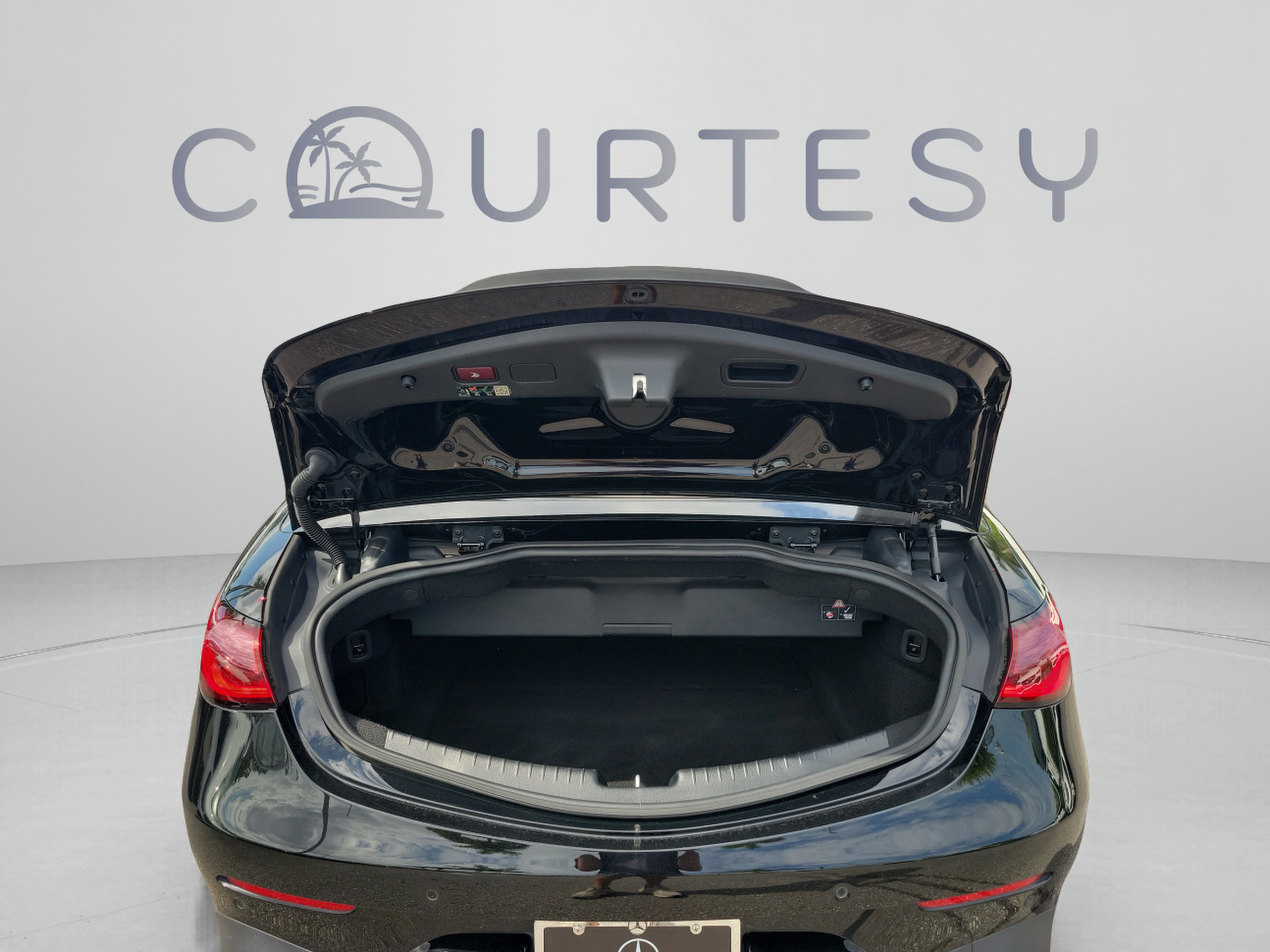 Certified 2024 Mercedes-Benz CLE 300 4MATIC Cabriolet image 7