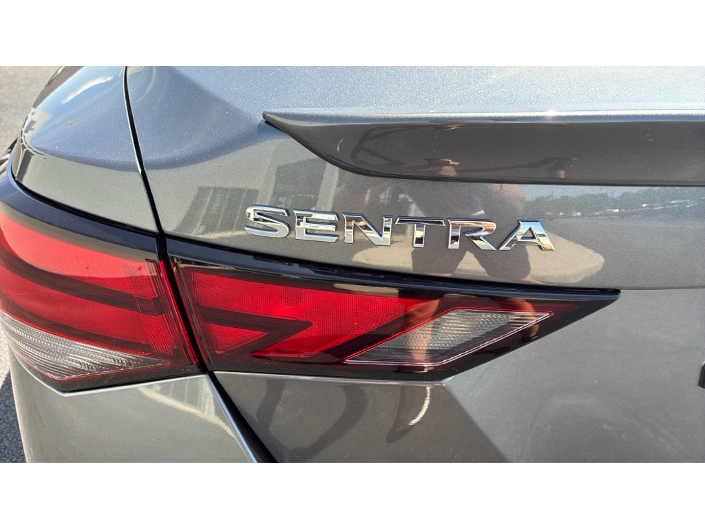Used 2025 Nissan Sentra SR FWD image 25