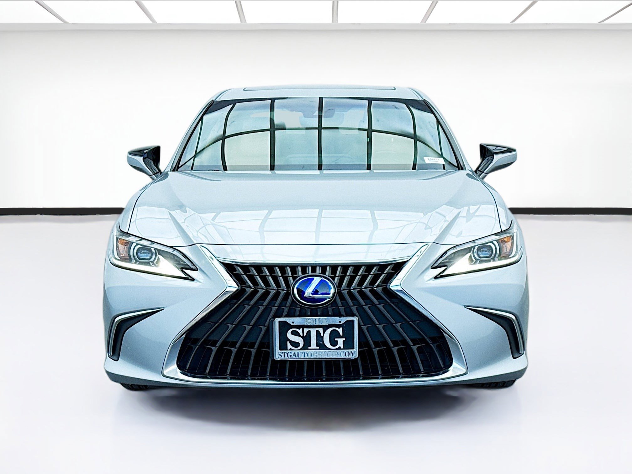 Used 2022 Lexus ES 300h image 2