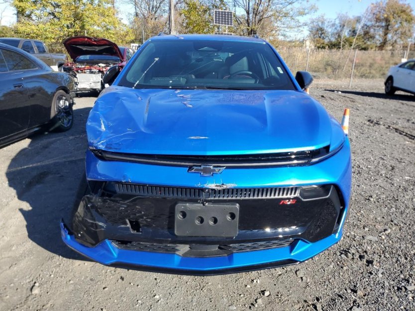 Used 2025 Chevrolet Equinox EV RS image 2