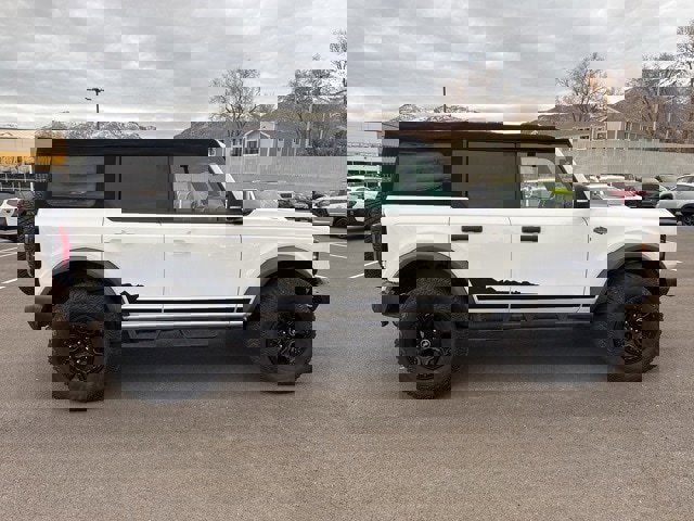 Used 2022 Ford Bronco Wildtrak image 2