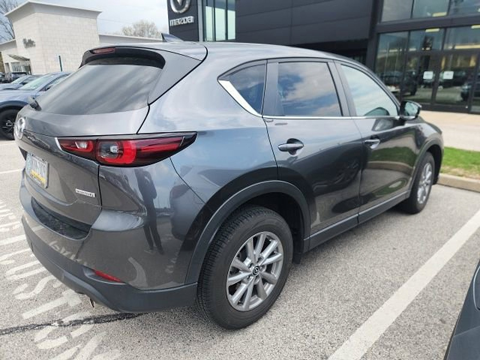 Used 2023 MAZDA CX-5 AWD 2.5 S w/ Select Package image 6