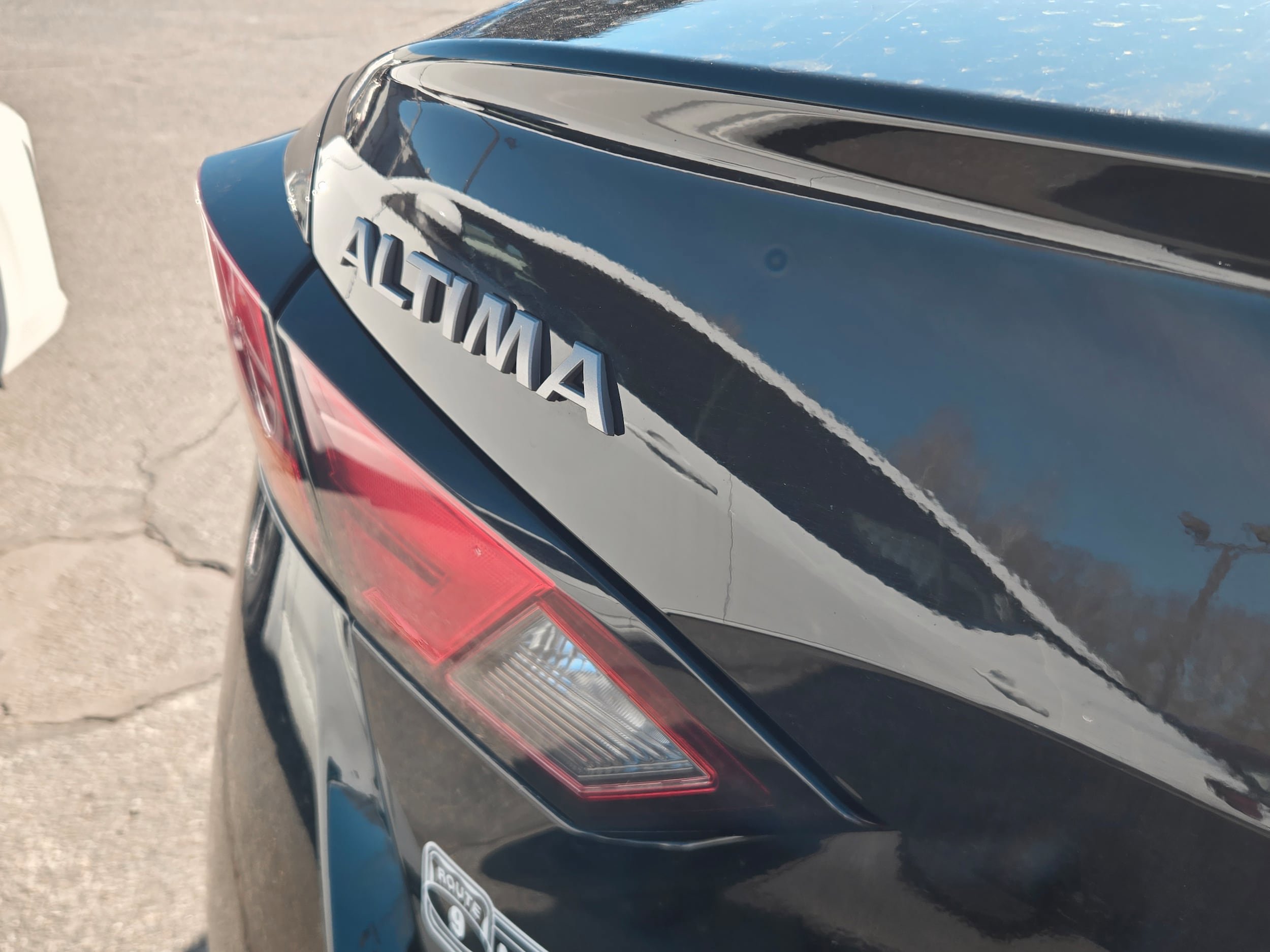 Used 2023 Nissan Altima 2.5 SV image 9