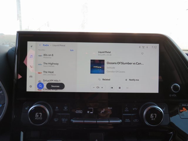 New 2025 Toyota Highlander XLE image 33