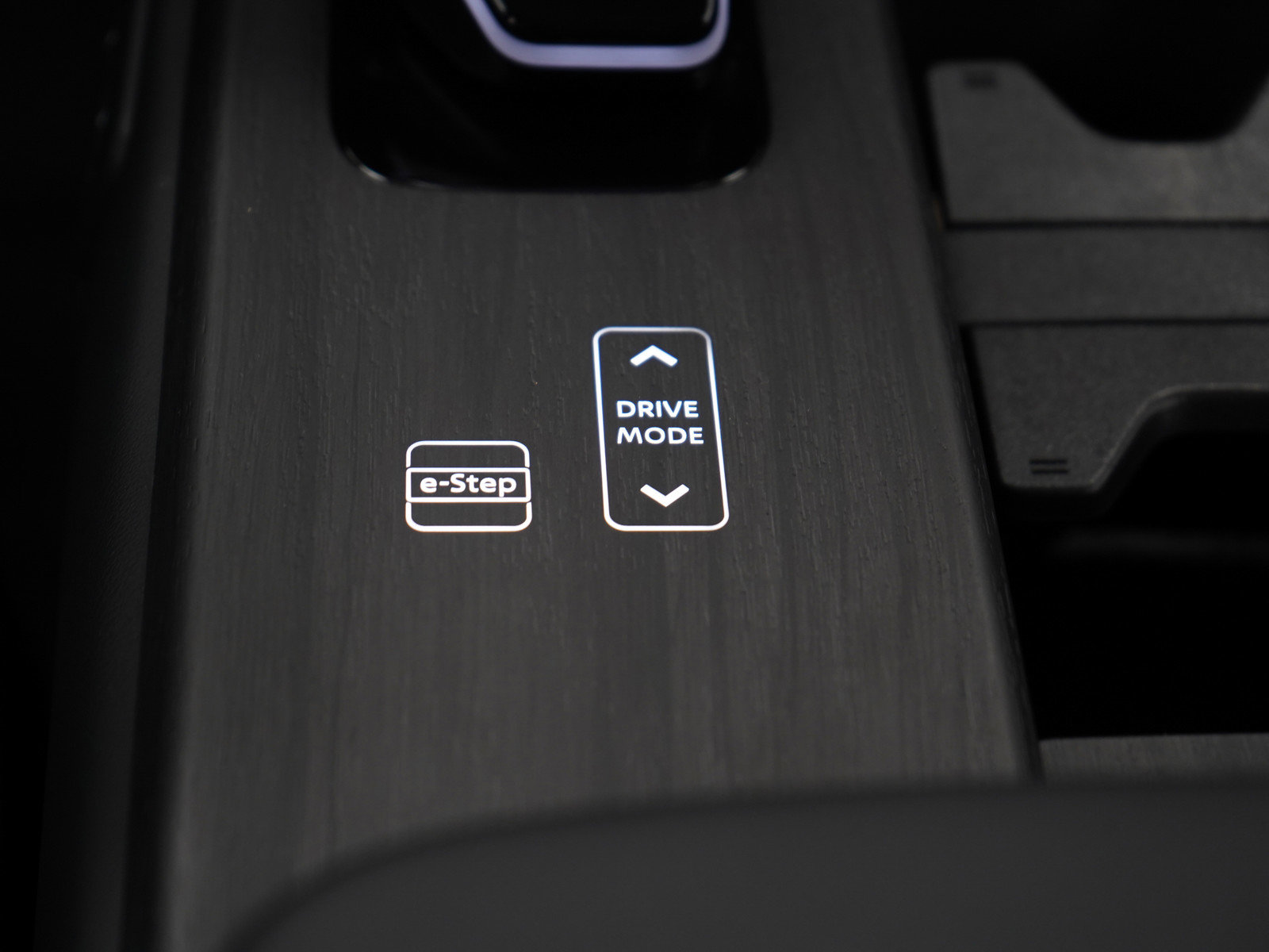 Used 2023 Nissan Ariya AWD image 19