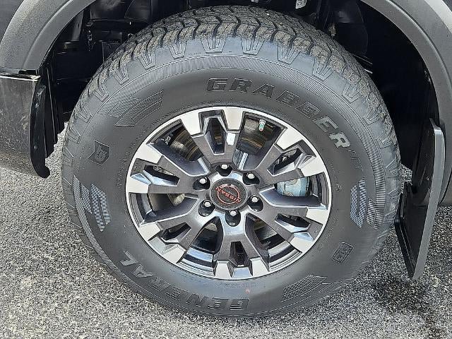 Used 2023 Nissan Titan PRO-4X w/ Pro-4x Convenience Package AWD/4WD image 13