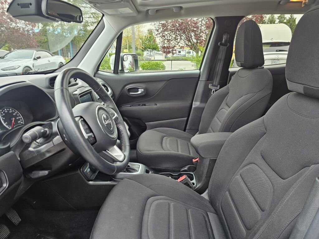 Used 2021 Jeep Renegade Latitude w/ Sun & Sound Group AWD/4WD image 24