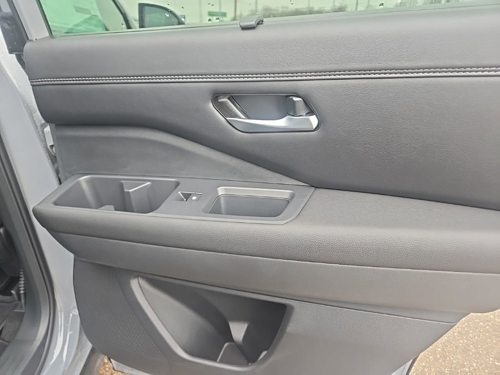 New 2026 Nissan Pathfinder Platinum image 31