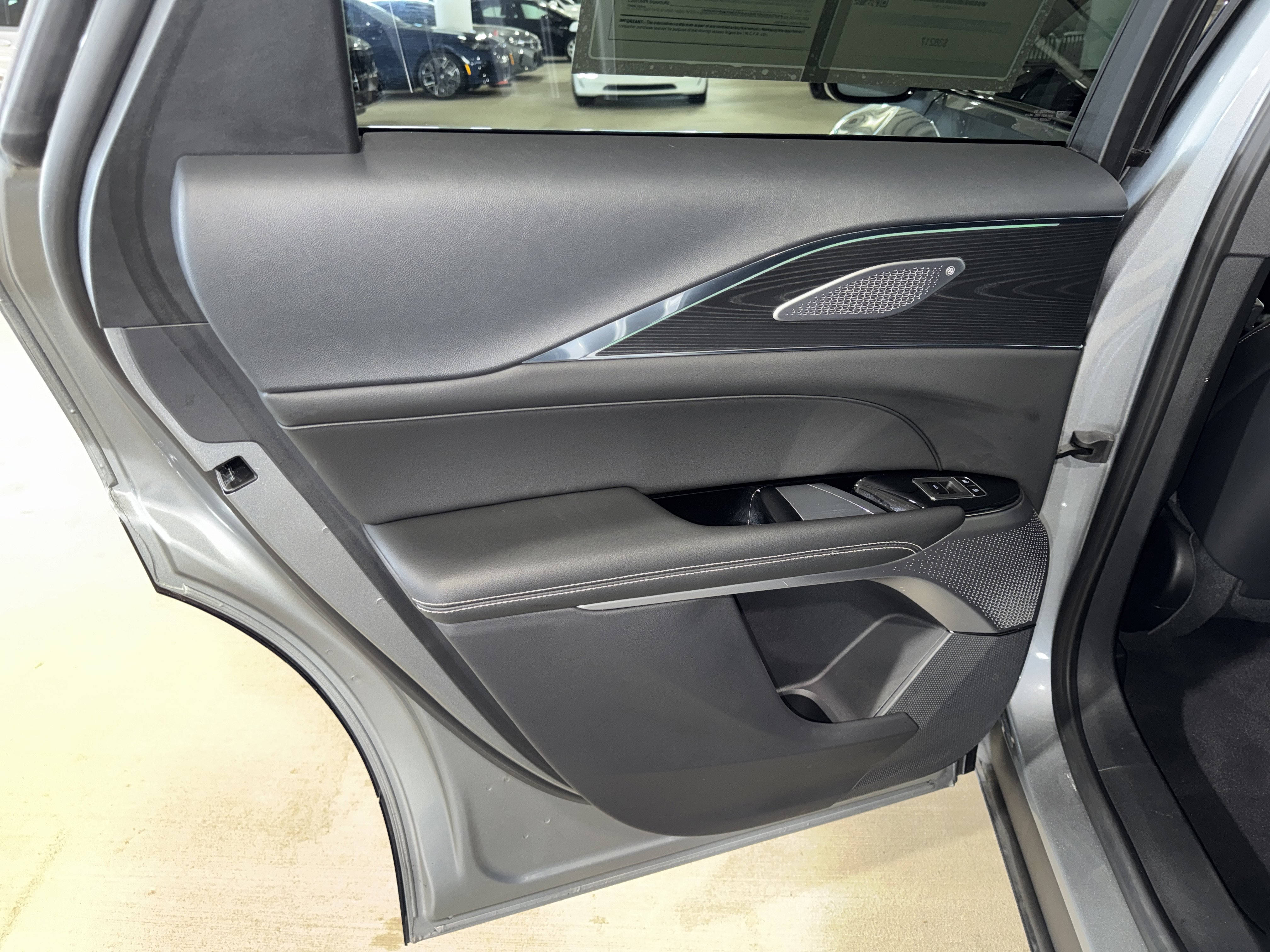 Used 2024 Cadillac Lyriq Sport image 10