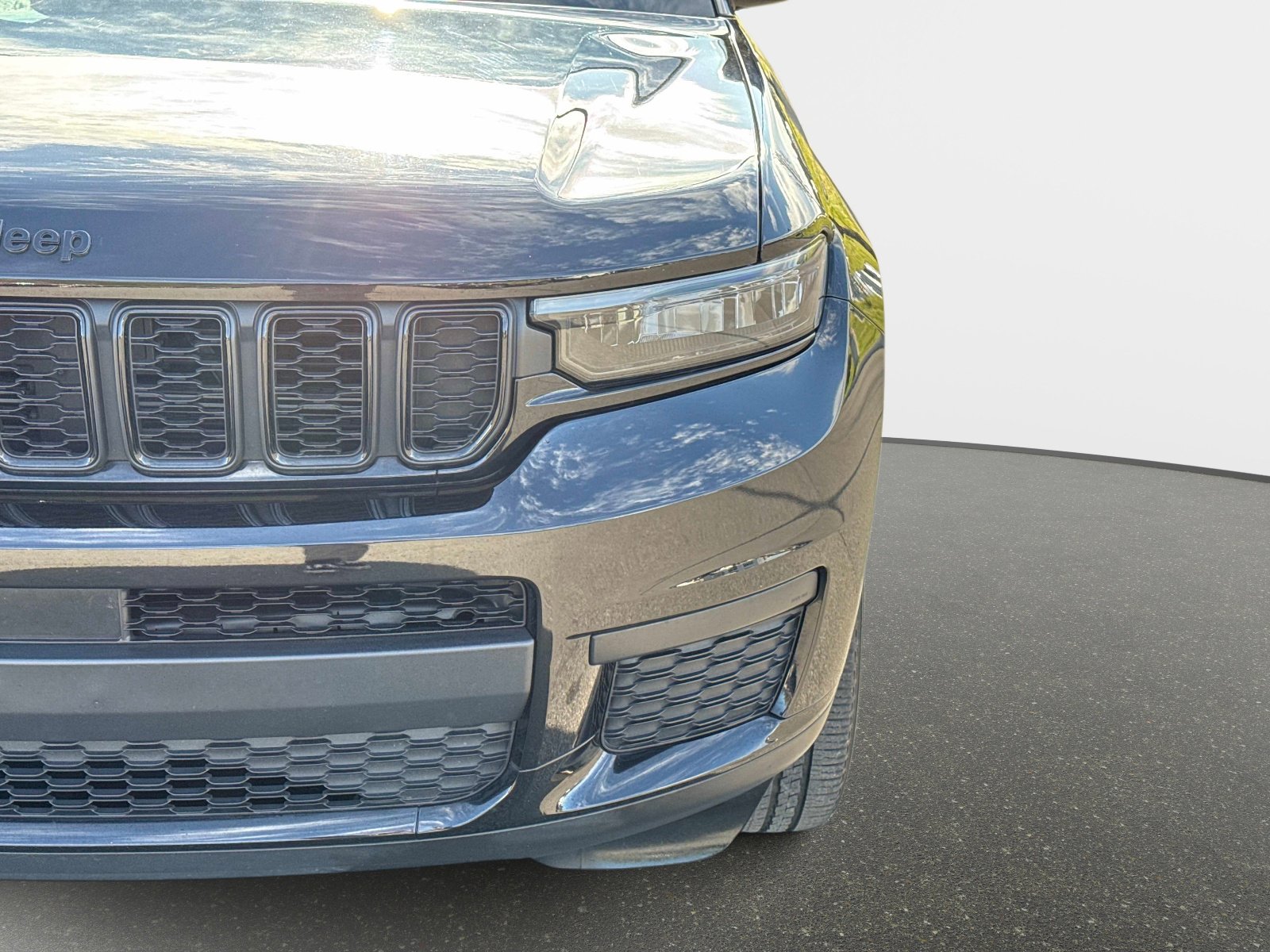 Used 2022 Jeep Grand Cherokee L Laredo image 10