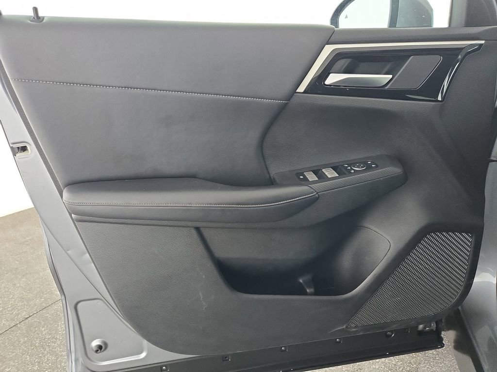 Used 2024 Mitsubishi Outlander SE image 27