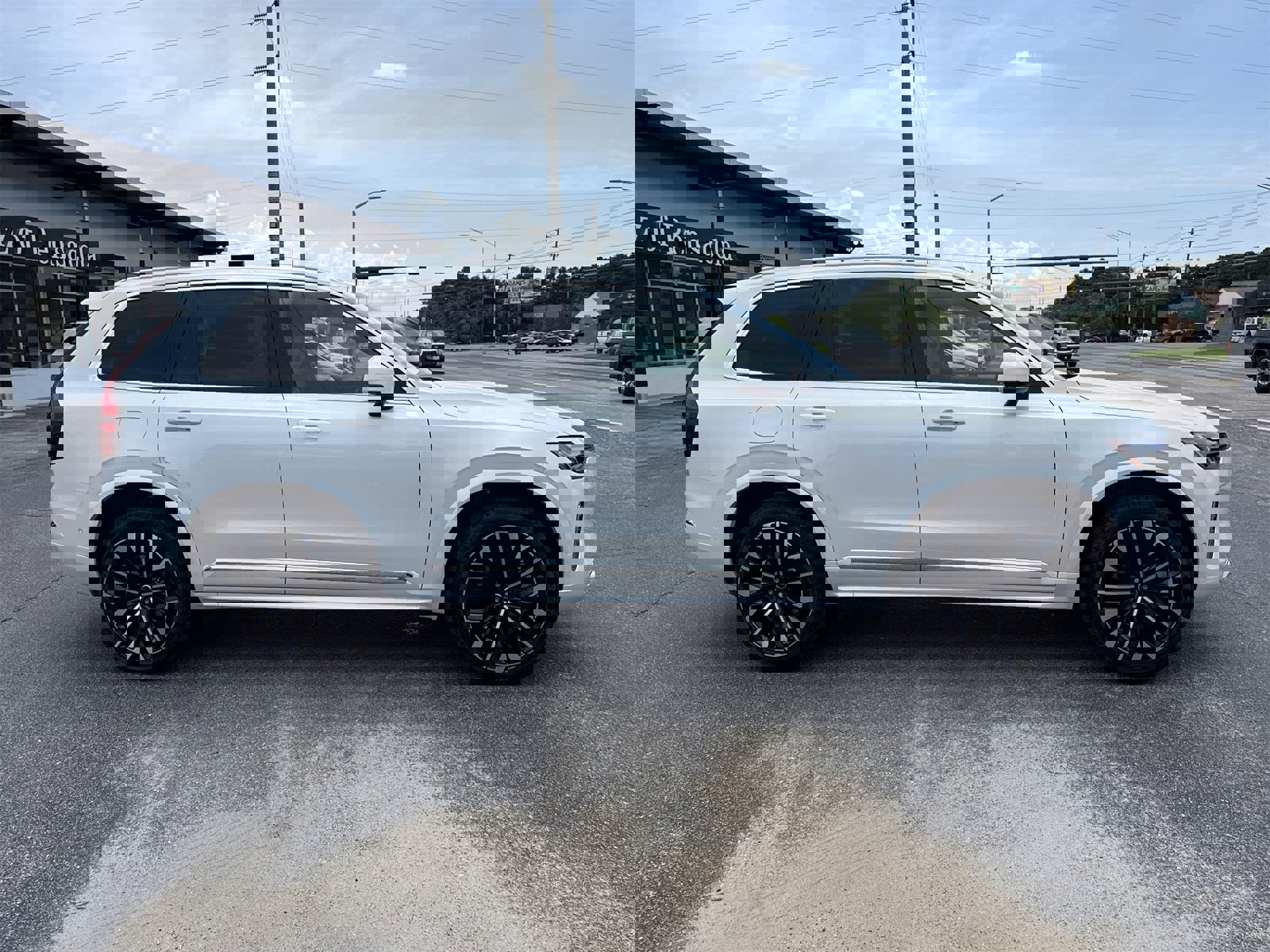 New 2026 Volvo XC90 B6 Plus w/ Protection Package Premier image 6