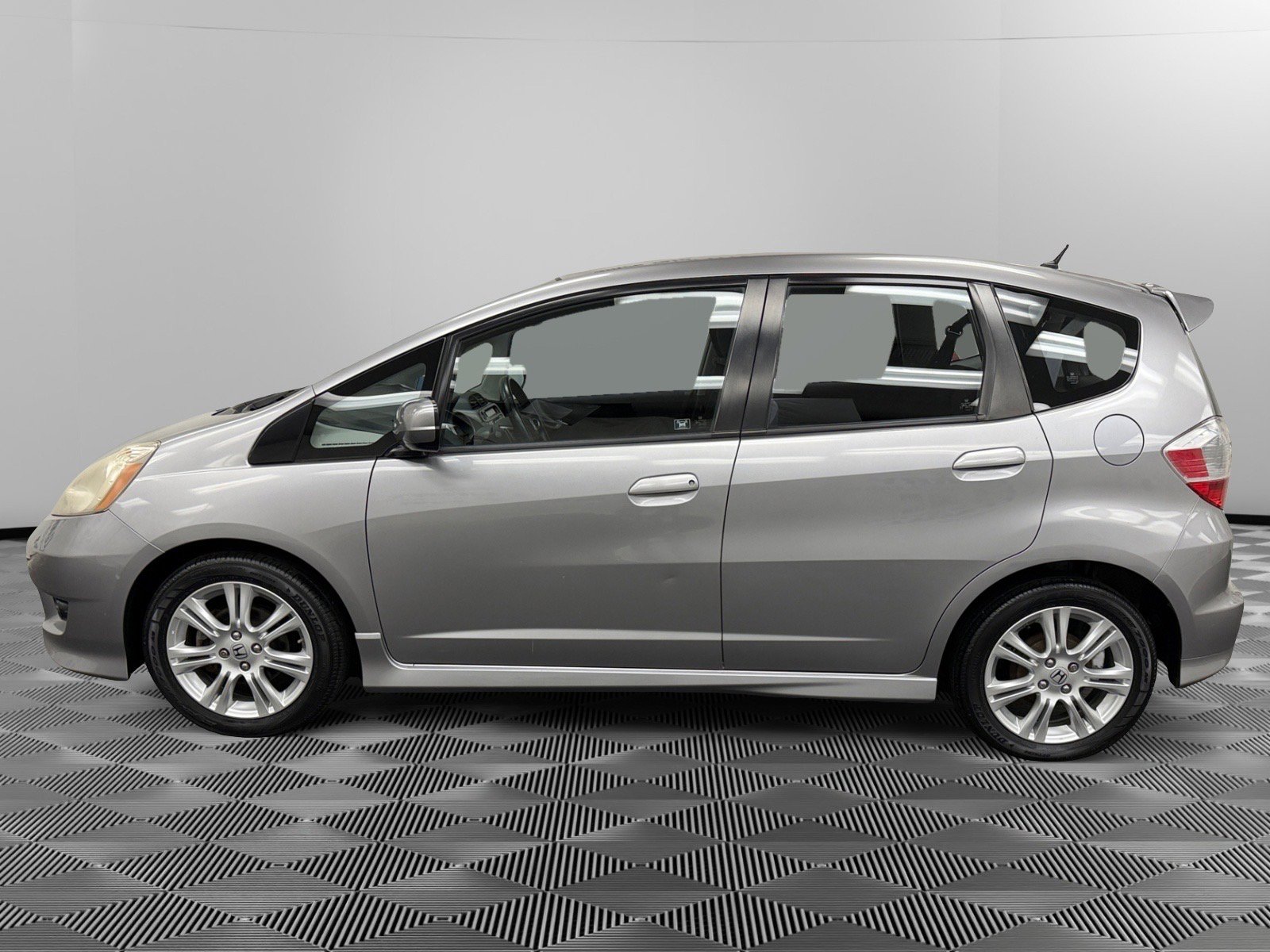 Used 2010 Honda Fit Sport image 2