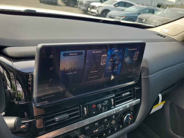 New 2026 Nissan Pathfinder Platinum FWD image 15