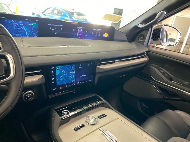 New 2026 Lincoln Navigator Reserve w/ Jet Appearance Package AWD/4WD image 19