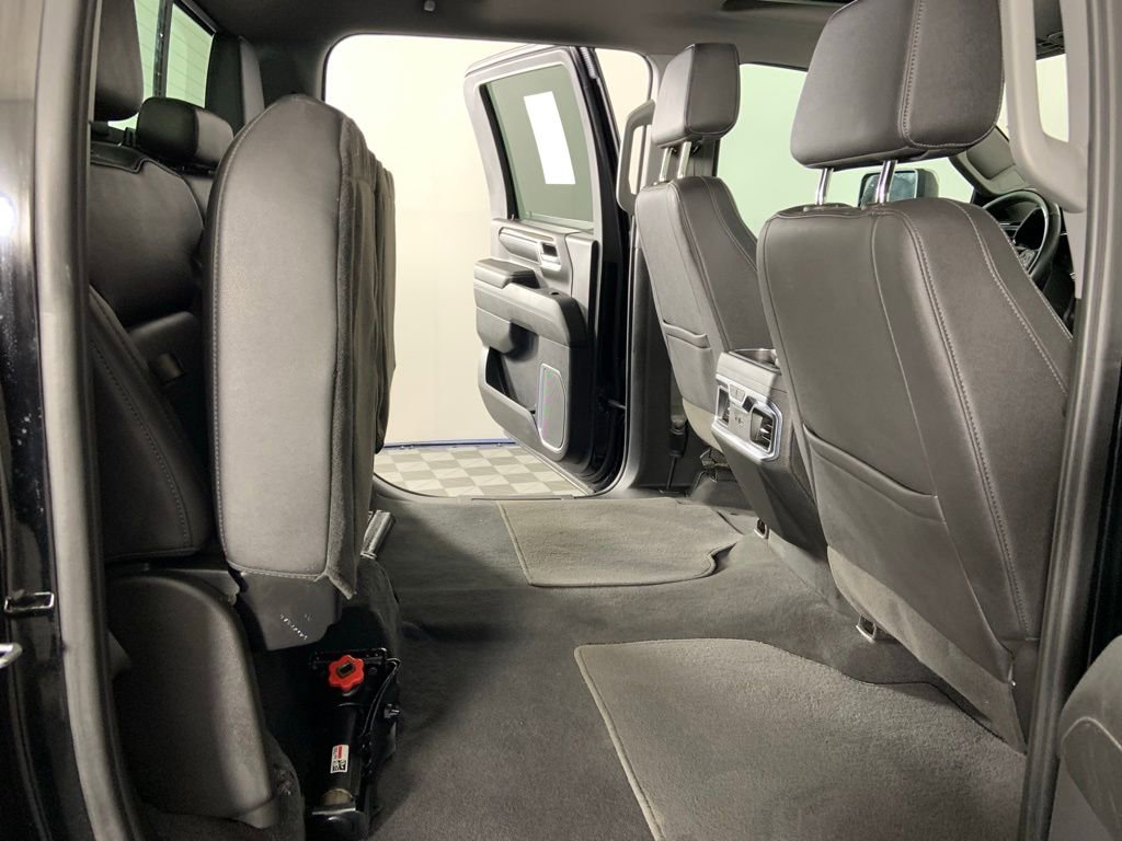 Used 2024 GMC Sierra 3500 SLT w/ SLT Convenience Package image 21