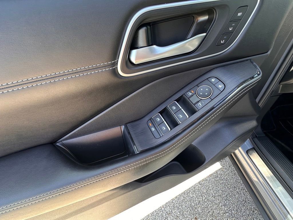 Certified 2024 Nissan Rogue Platinum w/ Platinum Premium Package FWD image 15