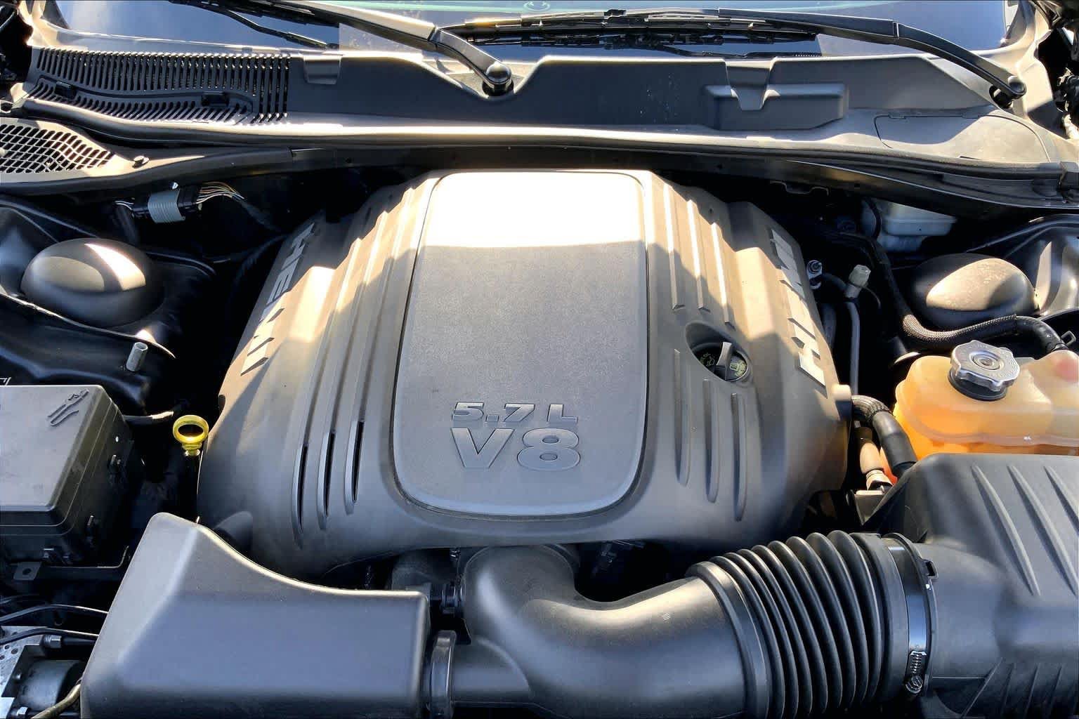 Used 2015 Dodge Challenger R/T w/ Quick Order Package 28D R/T RWD image 23