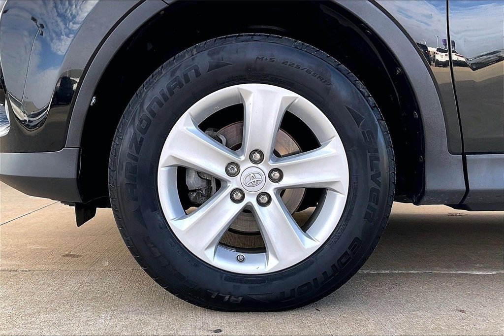 Used 2013 Toyota RAV4 XLE image 9