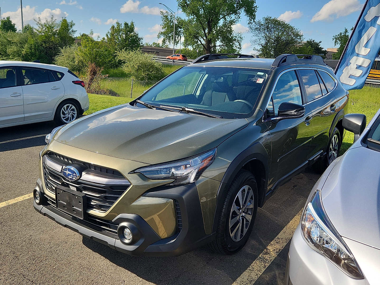 Certified 2025 Subaru Outback Premium AWD/4WD image 3