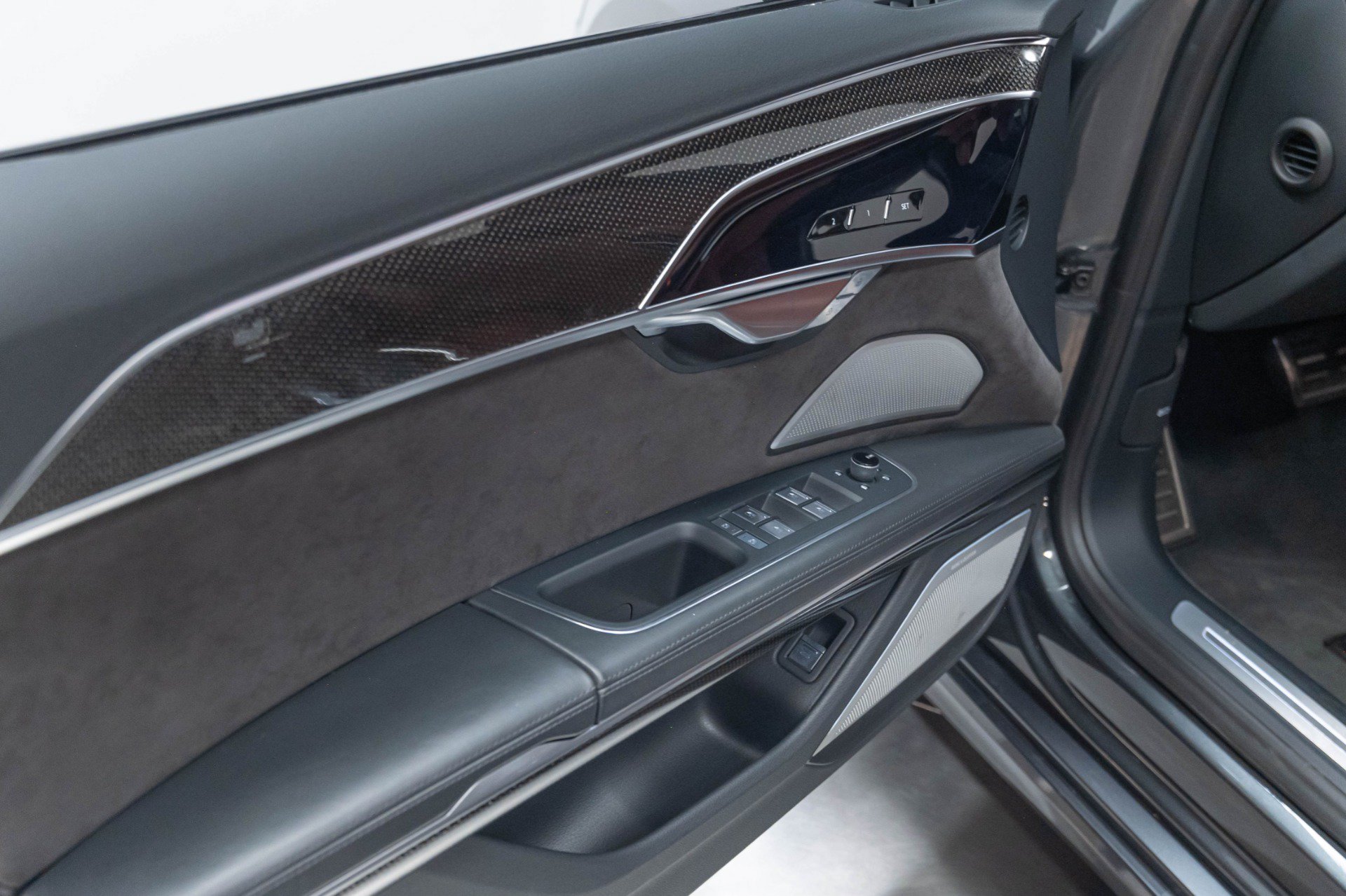 Used 2020 Audi S8 L AWD/4WD image 6