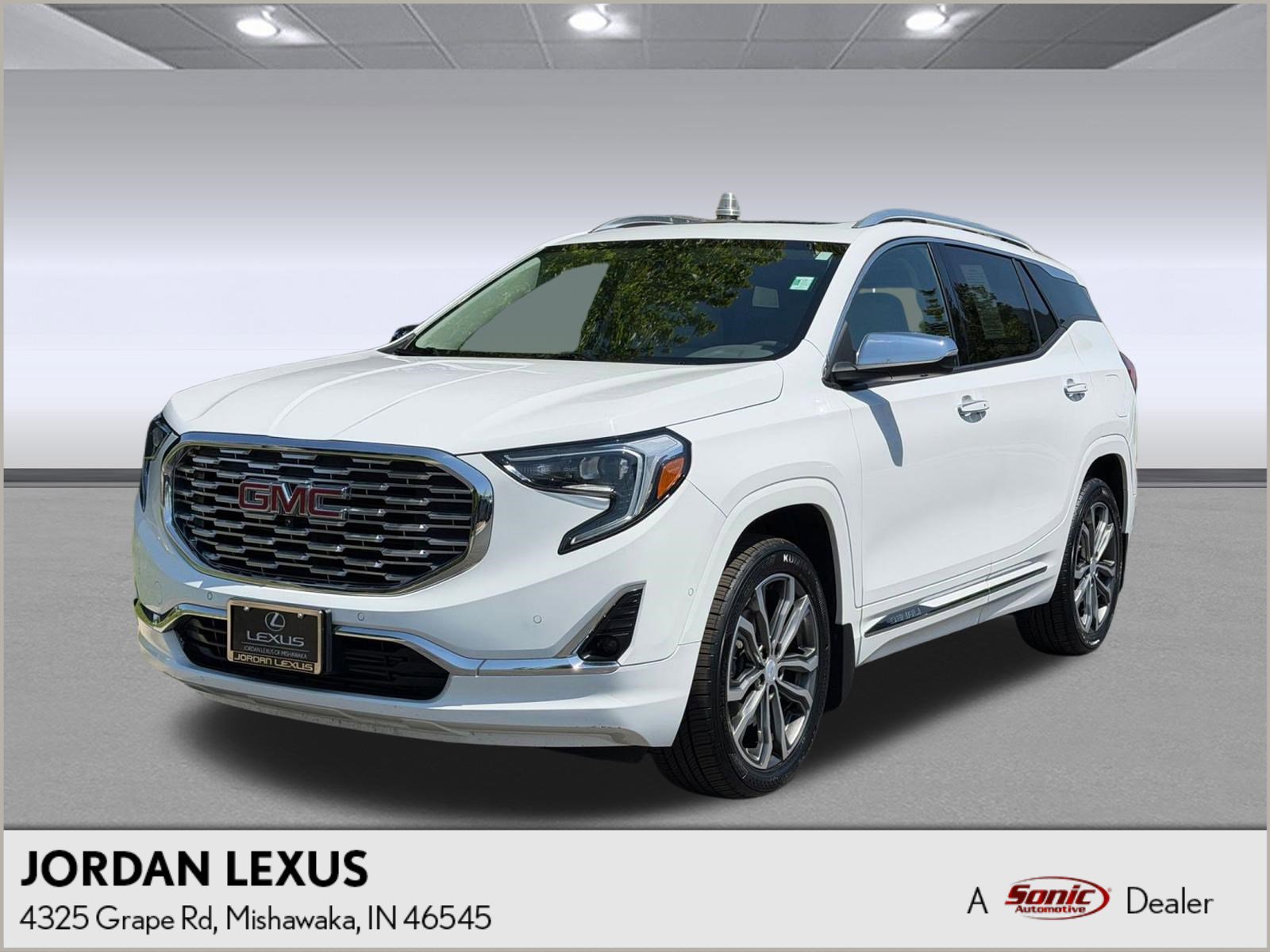 Used 2018 GMC Terrain Denali w/ GMC Pro Grade Package AWD/4WD image 1
