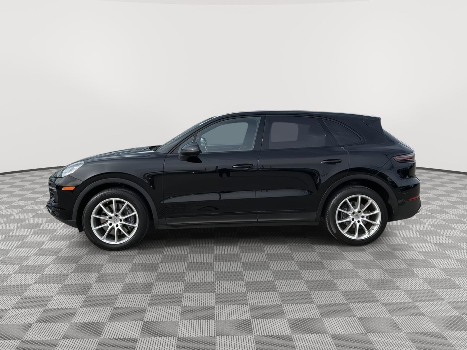 Used 2021 Porsche Cayenne image 2