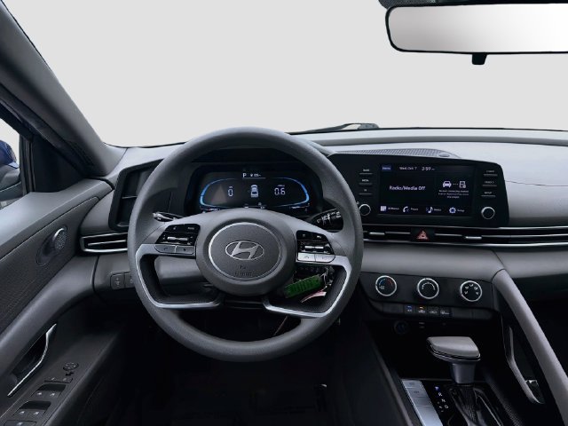 Certified 2025 Hyundai Elantra SE FWD image 22