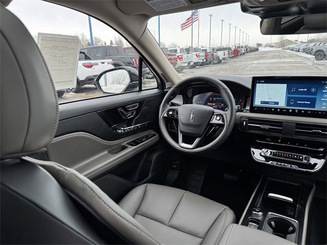 New 2026 Lincoln Corsair Premiere image 16