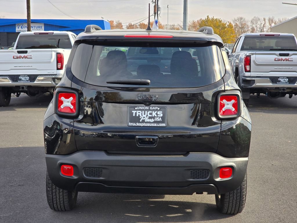 Used 2023 Jeep Renegade Latitude AWD/4WD image 4