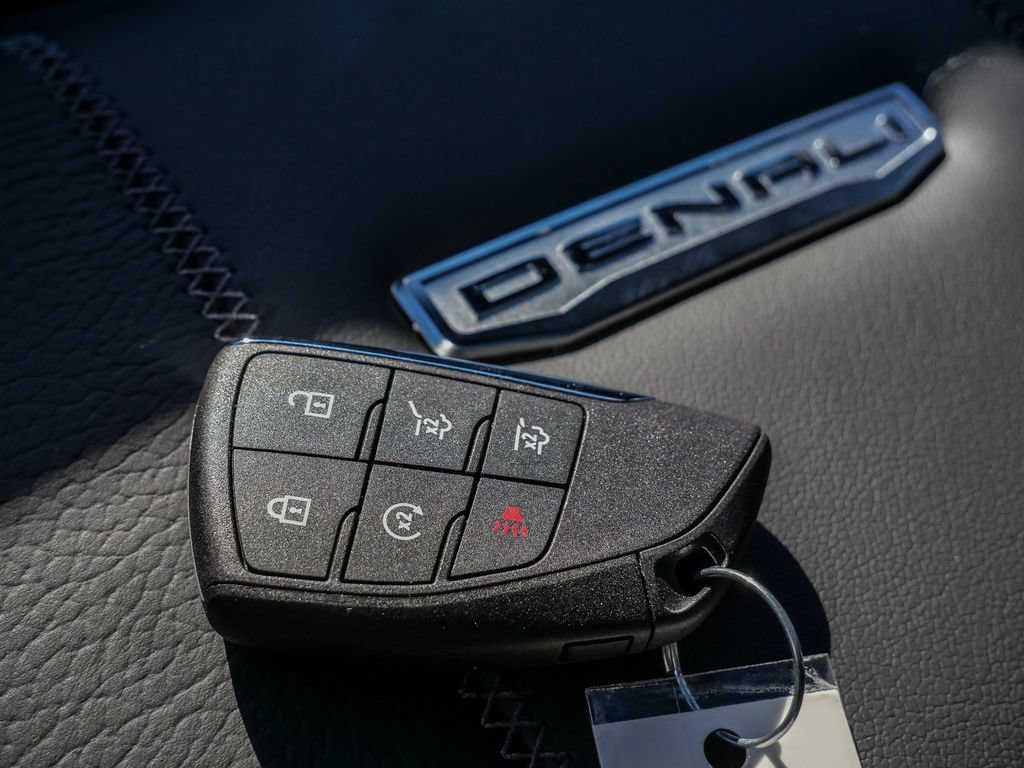 New 2026 GMC Yukon Denali w/ Denali Reserve Package AWD/4WD image 41
