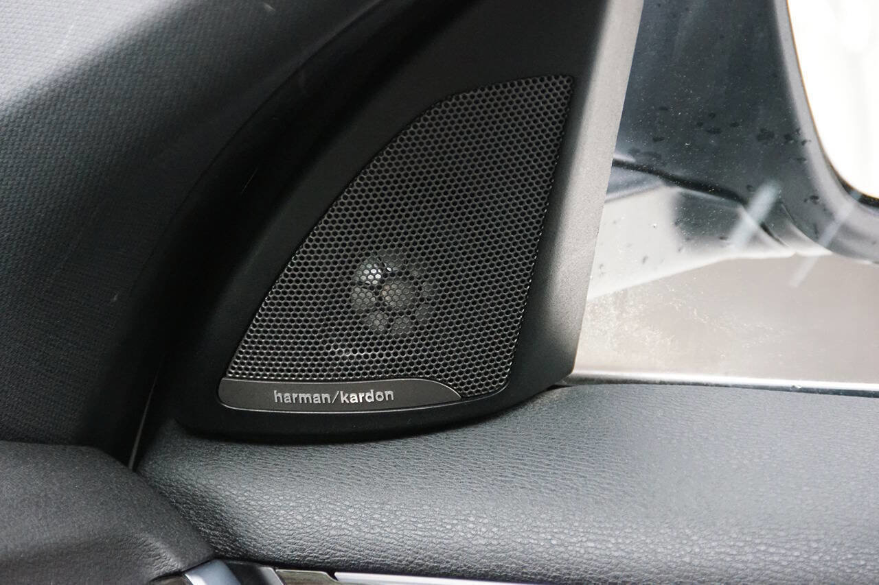 Used 2017 BMW X1 xDrive28i image 32