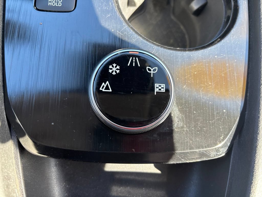 Used 2021 Nissan Rogue SV AWD/4WD image 29